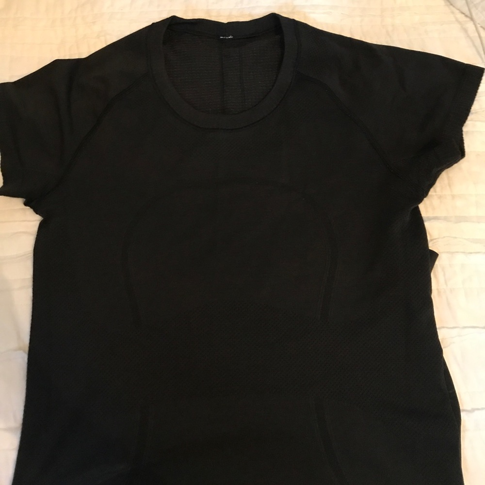 lululemon Swiftly tech shirt size 6